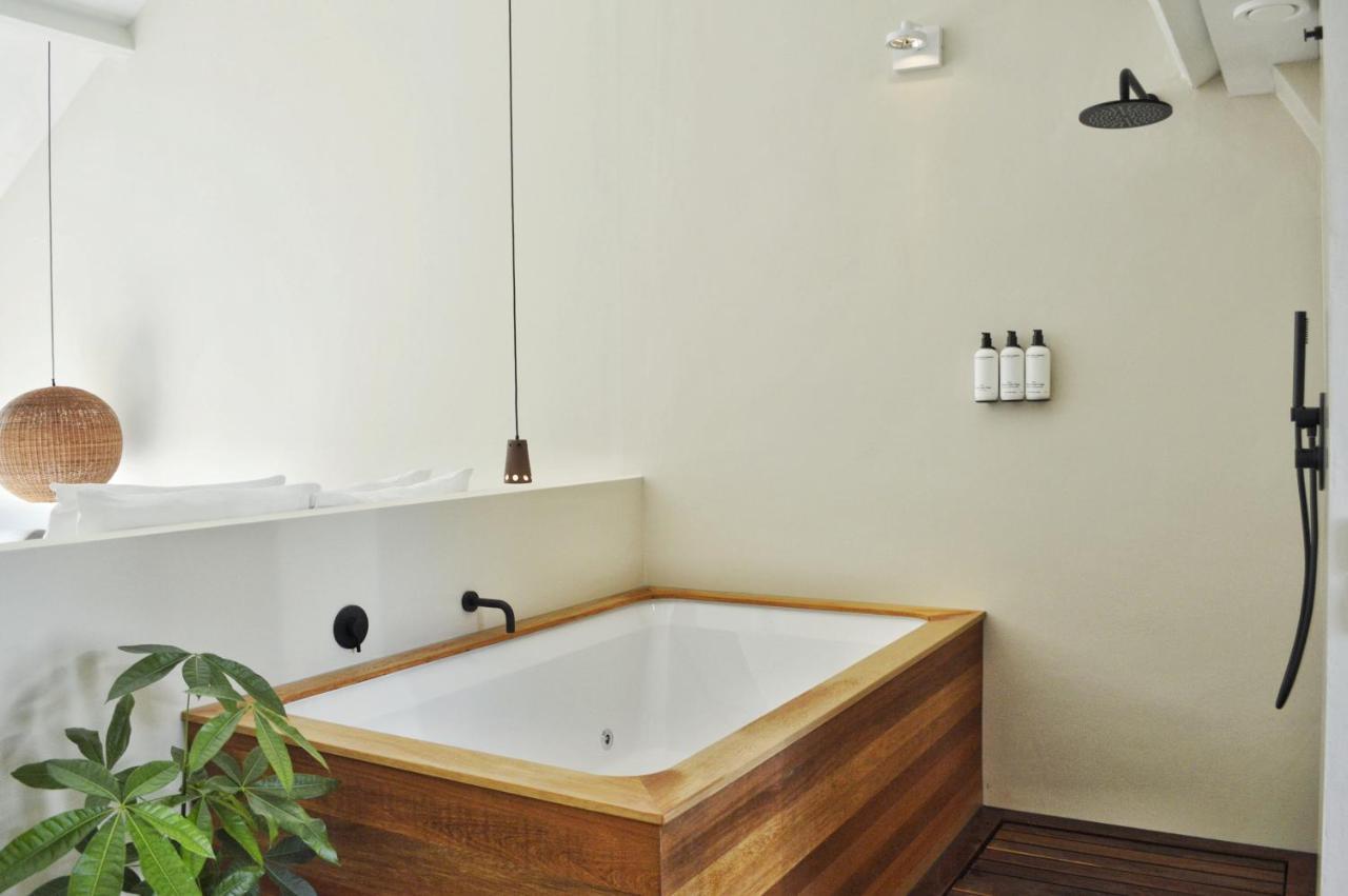 Van Heeckeren Apartments & Suites Nes Nes  Luaran gambar