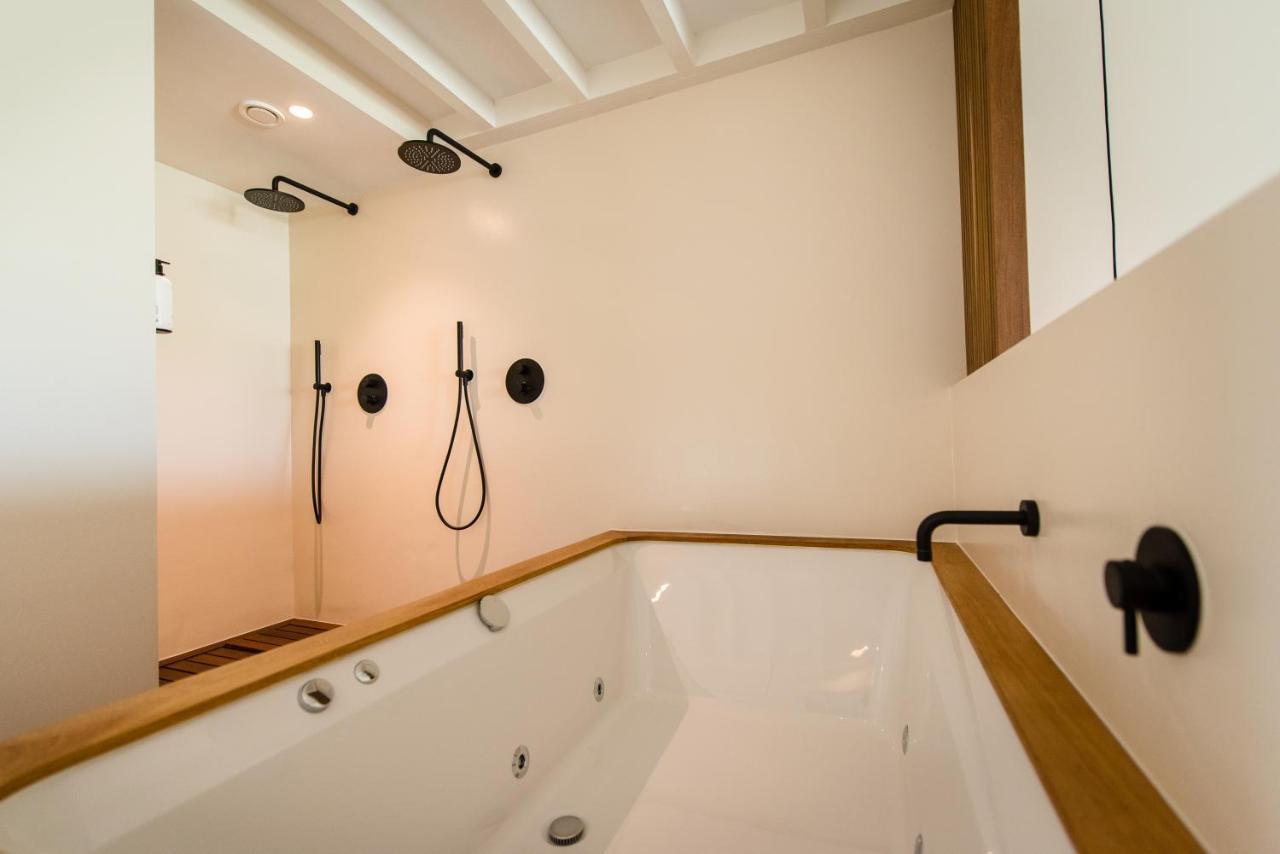 Van Heeckeren Apartments & Suites Nes Nes  Luaran gambar